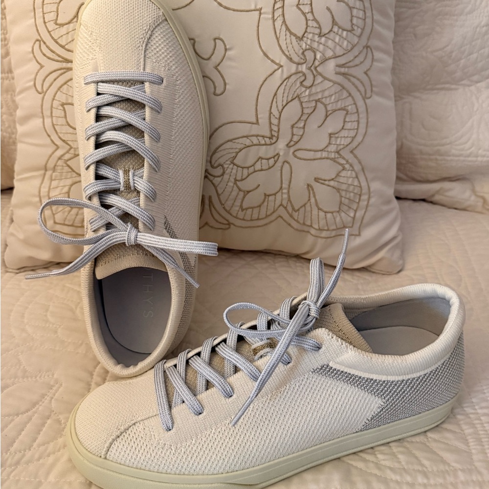 Rothy's The Lace Up Sneaker in Diamond Twill -New Without Box
